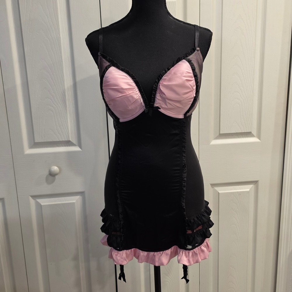 Victoria's Secret Lingerie Women 38D Black Pink Sexy Little Things Slip Garter
